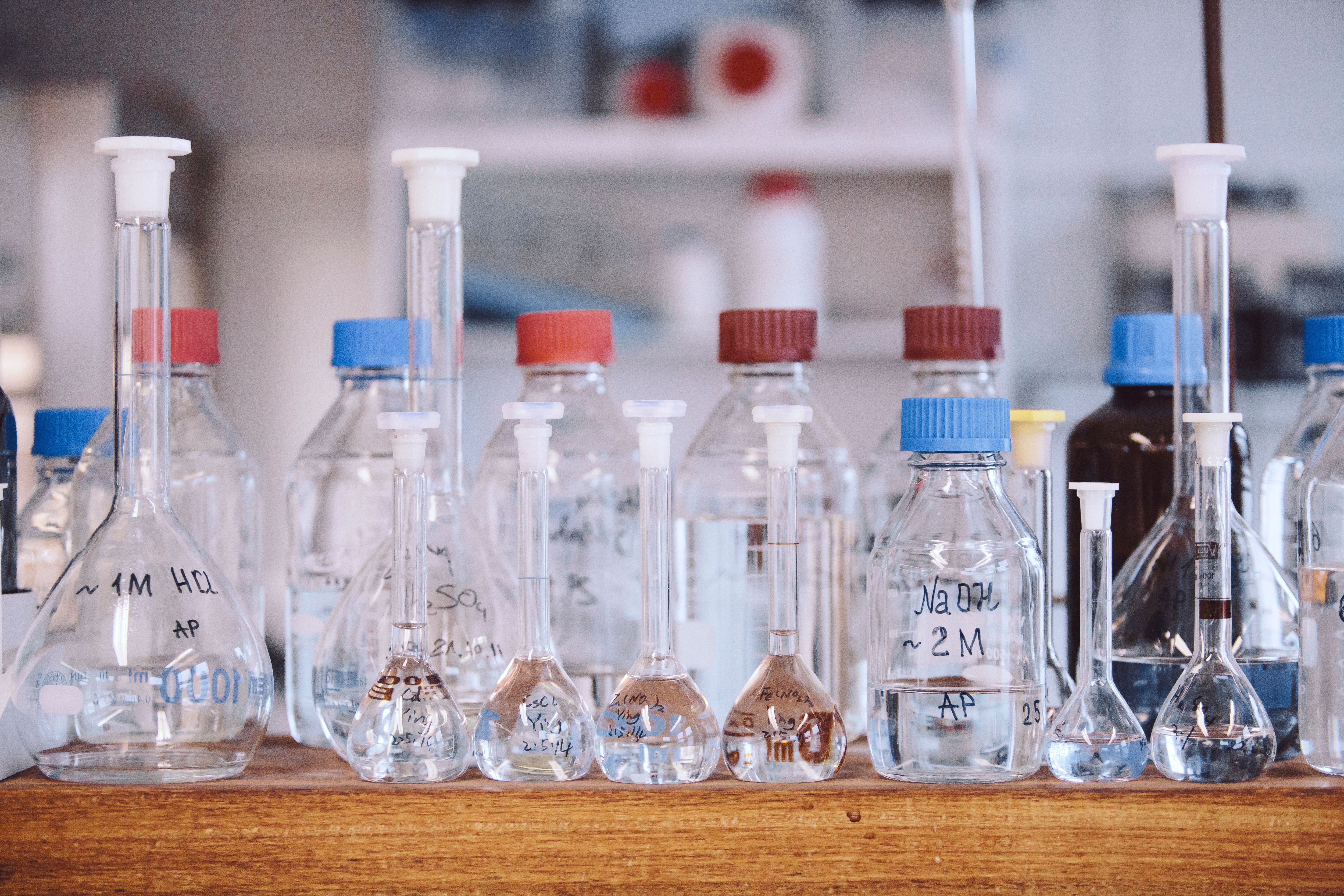 Laboratorieutrustning, kolvar.