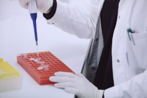 Pipettering av prov.